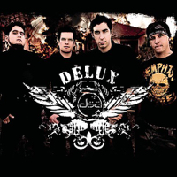Delux – Entre La Guerra Y El Amor